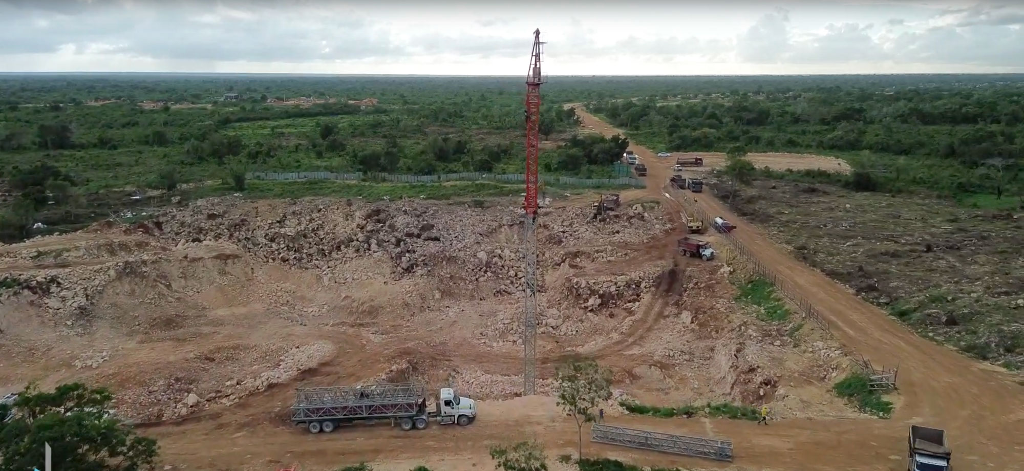 Primera grúa Prime Towers. Fase 1 Larimar City