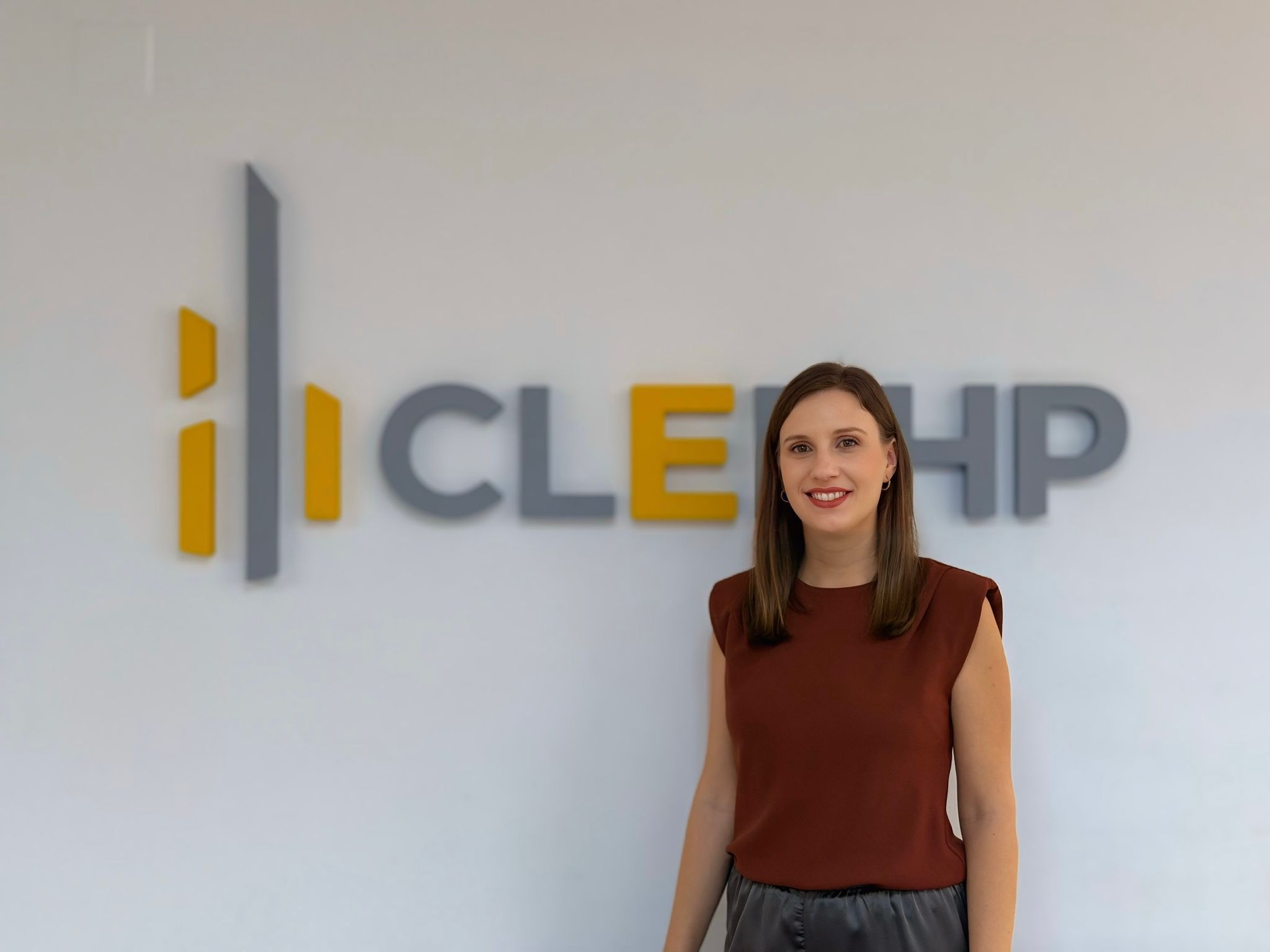 El camino de María José Alcázar en CLERHP: una historia de crecimiento personal y profesional